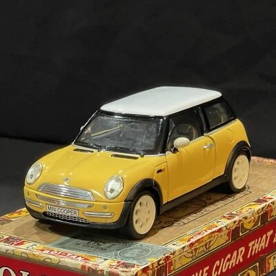 2001 MINI COOPER • YELLOW, WHITE TOP • SUPERIOR SUNNYSIDE • SS6711 • 1/32 SCALE - Image 1 of 4