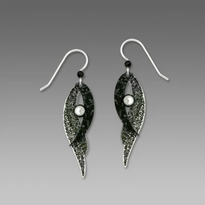 Brincos Adajio preto e branco dobrado 'Bird Wing' com contas brancas feitos nos EUA - Imagem 1 de 4