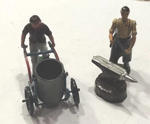 Vintage Bleischmied mit Amboss & Arbeiter mit Lauf auf Rädern (Made in England) - Bild 1 von 6