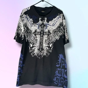 Raw Blue Red Skull Cross Wings AOP Herren Gr. XXL Shirt Streetwear Rap Hip Hop - Bild 1 von 12