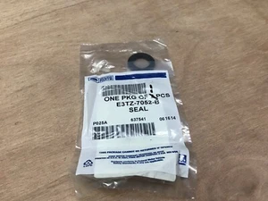 Genuine Ford Extension Housing Seal E3TZ-7052-B - Bild 1 von 2