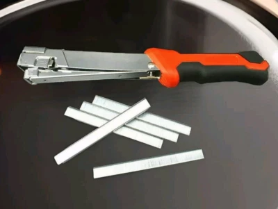 Hammertacker inkl 1400 Tackerklammern Dachdecker Handtacker Schlagtacker   - Bild 1 von 4