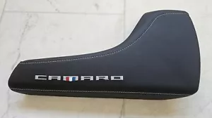 Chevrolet Camaro 2016-2019 Factory OEM Console Lid Cover Black Camaro Logo NEW - Picture 1 of 7