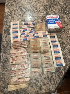 Vintage Johnson & Johnson Band-Aid Plastic Strips Tin W/ Original Bandages. - Picture 1 of 14