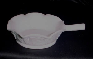 Imperial Milk Glass Grape One-Handled Nappy-Mint Condition - Picture 1 of 2
