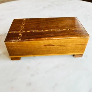 Alpen DI Carved Wood Lined Jewelry Box - Picture 1 of 9