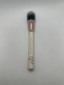 Mally XO Full Face Precision Brush – Tapered Fluffy Powder Brush - Picture 1 of 1