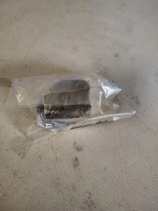 redmax insulator 1850-13161 - Picture 1 of 2