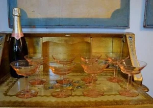 Fantastisches Set 8 antike französische rosa Art Deco Cocktail/Champagnergläser - Bild 1 von 22