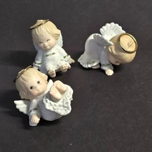3 VTG 1984 Enesco Holly Babes Porcelain Bisque Playful Baby Angels HTF Set 2.25" - Picture 1 of 9