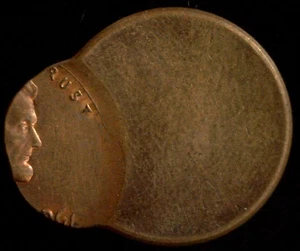 1961 Lincoln Memorial 90% OFF CENTER MINT ERROR 1 Cent Coin Better Grade - Picture 1 of 2
