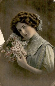 Romantisches Portrait einer Dame, Anfang 1900 - alte Postkarte (2) - Bild 1 von 2