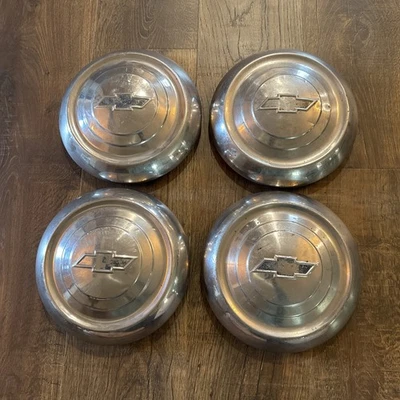 "Juego de 4 tapacubos vintage OEM 1951 1952 1953 CHEVROLET 9,5"" Fleetline Styleline" Foto 1 de 4