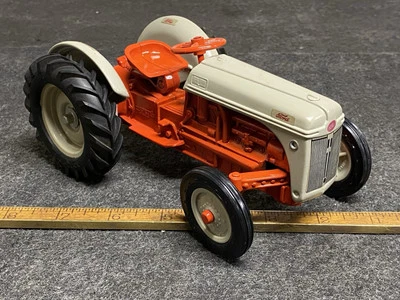 ERTL 1/16 Ford Golden Jubilee 1980’s Farm Die Cast Metal Tractor - Image 1 of 4
