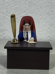 Vintage Dilberts spitzhaariger Chef an seinem Schreibtisch Stifthalter Figur Scott Adams - Bild 1 von 16