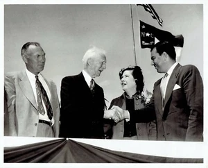 1952 Press Photo Dedication of Babe Ruth Home Run Marker Plaque in Fayetteville - Picture 1 of 2