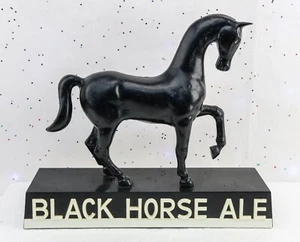 BLACK HORSE ALE • Vollblut von Ales • Vintage Breweriana Thekendisplay - Bild 1 von 13