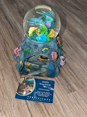 Figura Caja Musical Globo Agua Nieve Tesoros Submarinos Dakin Wyland #3193 Foto 1 de 4