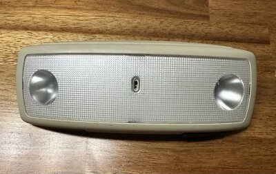 2011-2018 VOLVO XC60 S60 V60 LÂMPADA DE LEITURA INTERNA TRASEIRA LUZ CÚPULA FABRICANTE DE EQUIPAMENTO ORIGINAL 39826651 - Imagem 1 de 4