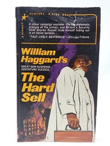 The Hard Sell by William Haggard Vintage 1967 Pulp Fiction Suspense Paperback - Imagen 1 de 9