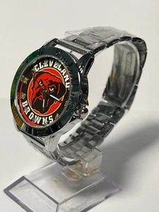 Reloj plateado de acero inoxidable con logotipo del equipo de la NFL Cleveland Browns para hombre NUEVO - Imagen 1 de 8