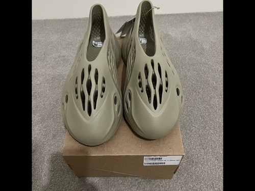 Yeezy Foam Runner Stone Salt UK 11 nuovo di zecca