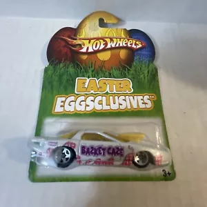Estuche cesta Pontiac Firebird 2007 Hot Wheels Easter Eggsclusives stock profesional - Imagen 1 de 2