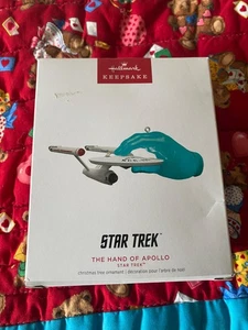 HALLMARK STAR TREK THE HAND OF APOLLO 2023 CHRISTMAS ORNAMENT NIB - Picture 1 of 3