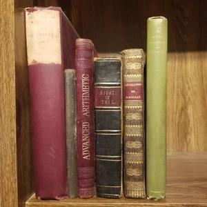 1 Random Antique Hardcover Book From The 1800s In Okay To Good Condition - Imagen 1 de 5
