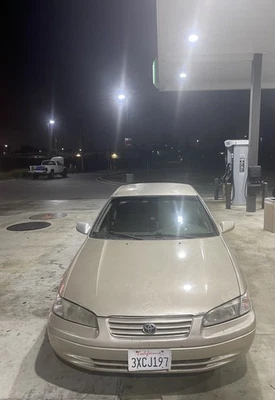 Toyota Camry 1998 CE Foto 1 de 4