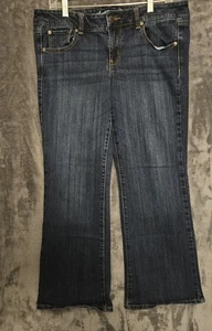 American Eagle Favorite Boyfriend Jeans Distressed Med Wash Size 14 Short Jeans - Picture 1 of 6