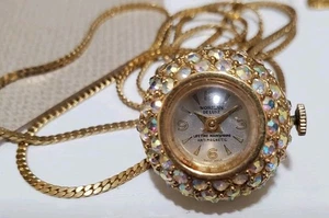 VINTAGE "NORMAN" DELUX ANHÄNGER UHR/SCHWEIZER AUFZIEH/AB KRISTALLE/30" KETTE, WIE ABGEBILDET - Bild 1 von 6