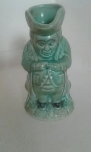 Vintage Decorative Green Toby Gurgle Jug Stamped Made in England Size 2 Sylvac? - Picture 1 of 6