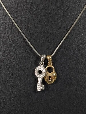 Collar Lia Sophia Dos Tonos Corazón Cerradura Cristal Dijes 18 pulgadas Foto 1 de 4