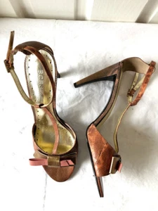 BCBGirls Damen-Sandalen goldfarben pink metallic bronzefarben Leder offene Zehenpartie Absatz Größe 8 - Bild 1 von 9