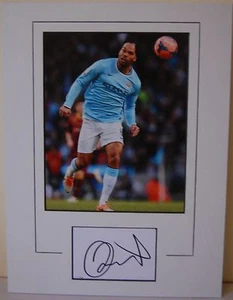FOTO MONTADA 16X12 MANCHESTER CITY FIRMADA A MANO JOLEON LESCOTT 1. - Imagen 1 de 1