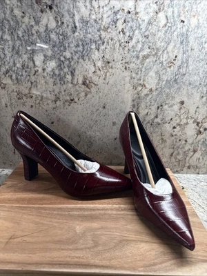 Vince Women's Diane Deep Cherry Croc Embossed Pumps Shoes Size 10M Retails $350 - Image 1 of 4