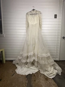 70's Victorian style wedding dress - Picture 1 of 9