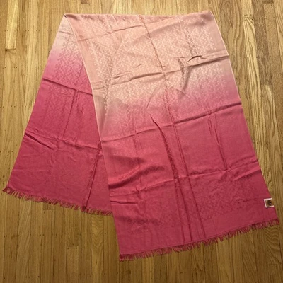 Cachecol Tory Burch mosaico logotipo jacquard mistura de seda - rosa pêssego ombré 80” x 26” - Imagem 1 de 4