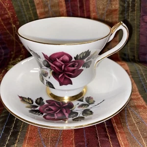 Society, Bone China Tea Cup and Saucer made in England. Roses Nice - Picture 1 of 6