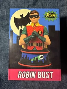 Robin Classic 1966 Batman TV Show Bust Diamond Select - Picture 1 of 3