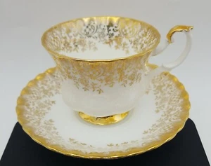 ROYAL ALBERT England Vintage Bone China Footed Cup & Saucer #6860 White & Gold - Picture 1 of 12
