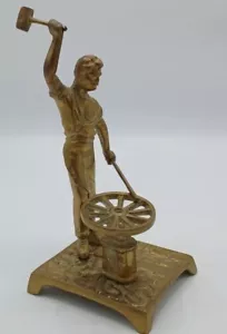 Brass Figurine Statue of Blacksmith Working 1.3kg - Picture 1 of 11