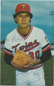 Minnesota Twins FERNANDO ARROYO autographed 1981 Team Issue Postcard - Picture 1 of 1