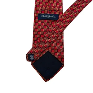 Brooks Brothers Makers Red Silk Tie Patterned Geometric Mens made in USA 59x~3.5 - Picture 1 of 6