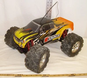 HPI-RACING E SAVAGE 4WD CHEVY MONSTER TRUCK OFF ROAD MODEL RC BUILT - Picture 1 of 8