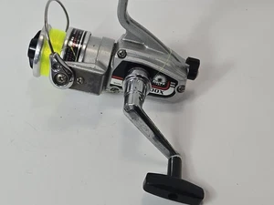 Carrete giratorio Daiwa 100X JAPÓN línea fresca probado funciona excelente - Imagen 1 de 16