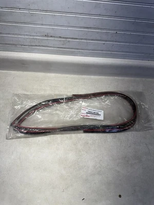 Moldura de para-brisa genuína Toyota 2012-2017 Camry 75531-06160 - Imagem 1 de 2