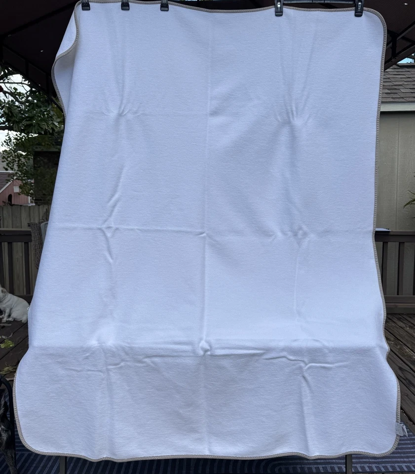 Peacock Alley Luxury 100% Egyptian Cotton Throw Blanket Portugal Taupe Trim - Image 1 of 4