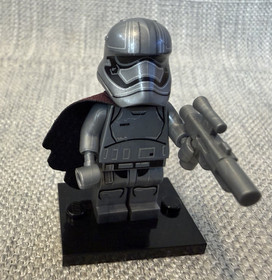 Captain Phasma LEGO Star Wars Minifigure Trooper | Includes Blaster & Cape 75103